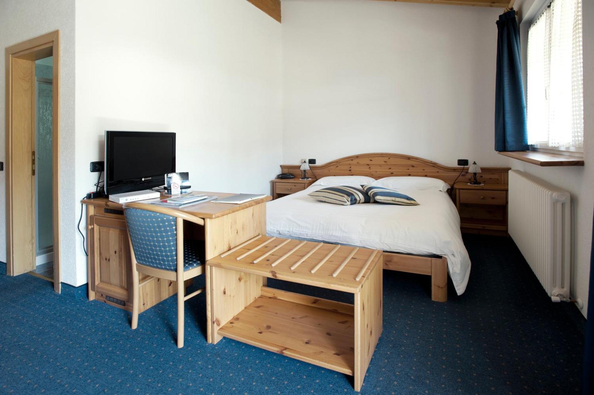 Sport Hotel Alpina Мадезимо Экстерьер фото